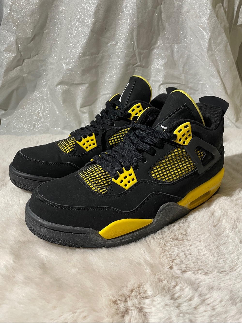 Air Jordan 4 Retro Thunder 2012 Black Yellow Size 9.5 Men’s With Box